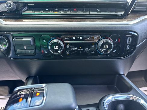 Used 2025 Chevrolet Silverado 1500 RST AWD/4WD image 18