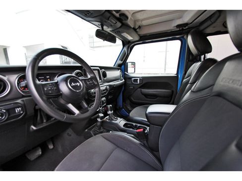 Used 2023 Jeep Gladiator Sport AWD/4WD image 29