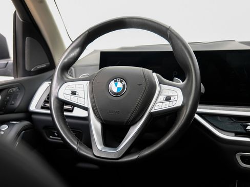 Used 2025 BMW X7 xDrive40i AWD/4WD image 21