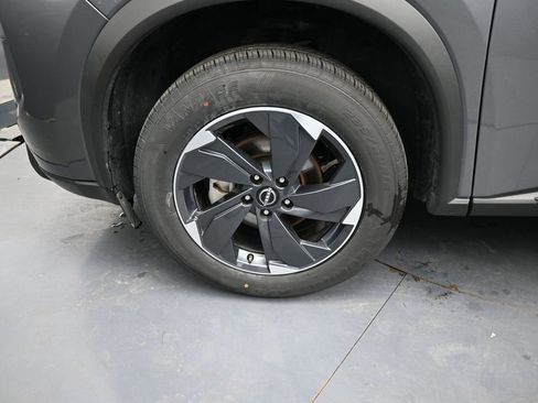 Used 2025 Nissan Rogue SV AWD/4WD image 12