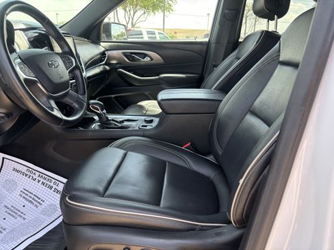 Used 2023 Chevrolet Traverse Premier w/ Redline Edition FWD image 10