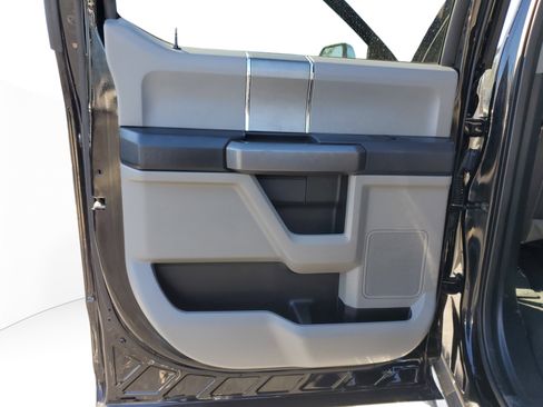 Used 2022 Ford F250 XLT w/ XLT Premium Package image 11