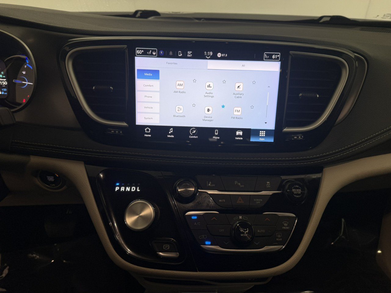 Used 2023 Chrysler Pacifica Touring-L FWD image 20