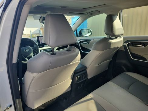 Used 2023 Toyota RAV4 XLE Premium image 13