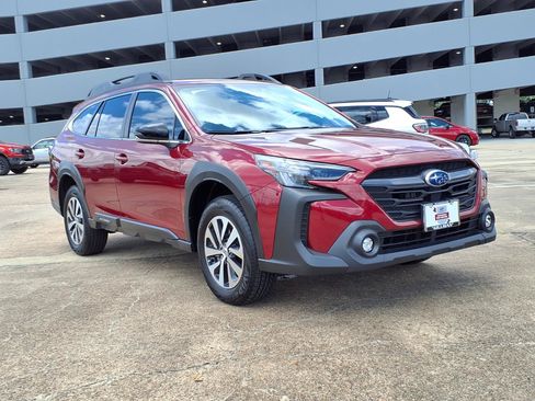 Certified 2025 Subaru Outback Premium AWD/4WD image 2