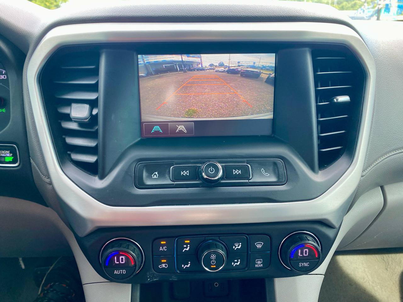 Used 2017 GMC Acadia SLE FWD image 20