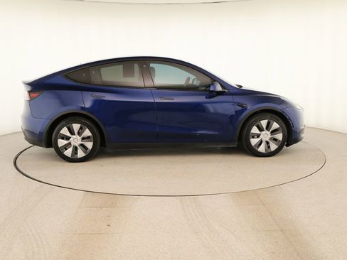 Used 2021 Tesla Model Y Long Range AWD/4WD image 7