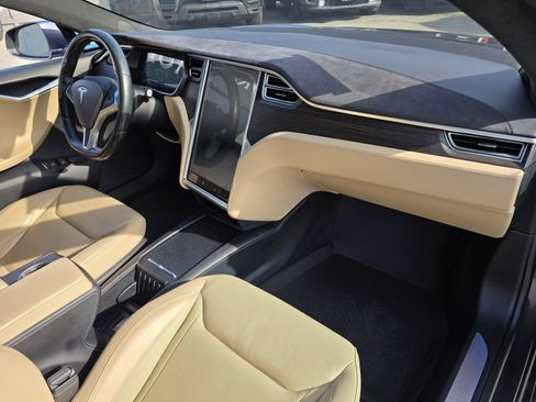 Used 2016 Tesla Model S P90D image 2