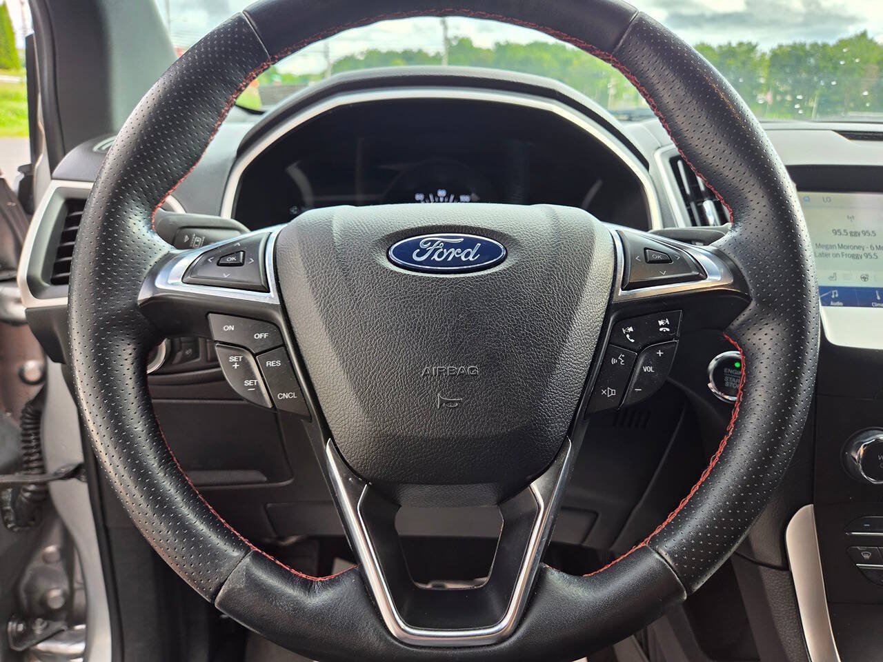 Used 2020 Ford Edge ST-Line w/ Cold Weather Package AWD/4WD image 12