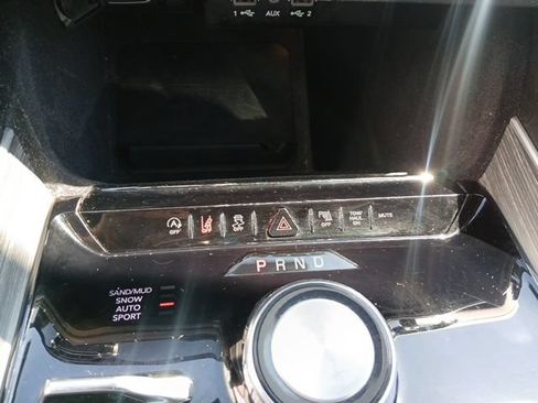 Used 2024 Jeep Wagoneer Series II AWD/4WD image 46