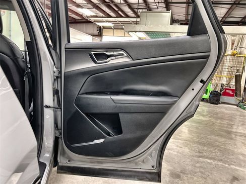 Used 2023 Kia Sportage SX image 26