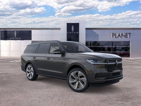 New 2026 Lincoln Navigator Black Label w/ Black Label Special Edition AWD/4WD image 7