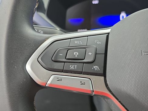 Certified 2023 Volkswagen Taos SE w/ Panoramic Sunroof Package FWD image 16