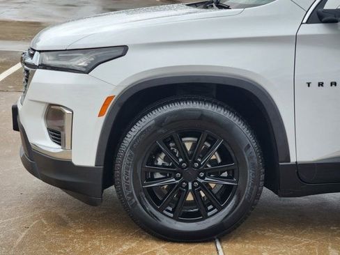 Used 2022 Chevrolet Traverse LT image 15