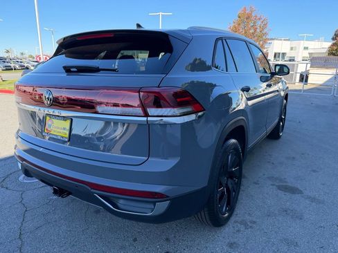 New 2026 Volkswagen Atlas Cross Sport SE FWD image 6