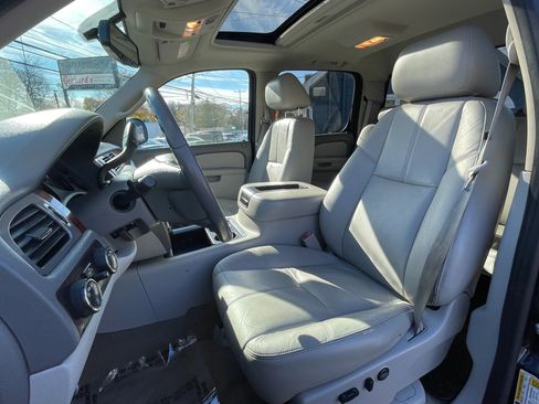 Used 2011 Chevrolet Silverado 2500 LTZ w/ LTZ Plus Package image 13