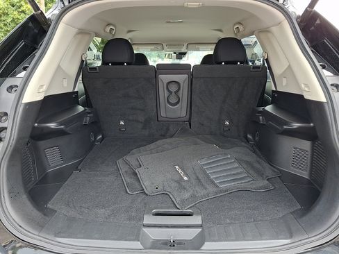 Certified 2020 Nissan Rogue SV AWD/4WD image 27