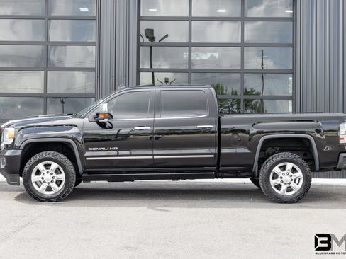 Used 2015 GMC Sierra 2500 Denali w/ Duramax Plus Package AWD/4WD image 4