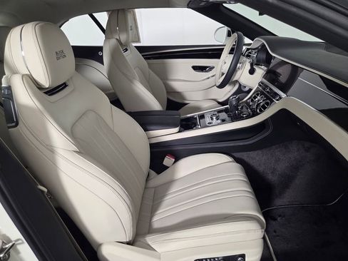 Used 2025 Bentley Continental GTC AWD/4WD image 27