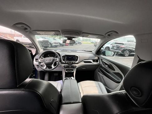 Used 2022 GMC Terrain SLT w/ Infotainment Package II FWD image 34