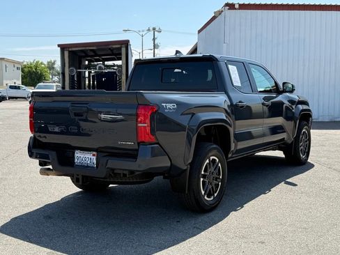 Used 2024 Toyota Tacoma TRD Sport w/ TRD Sport Premium Package AWD/4WD image 9