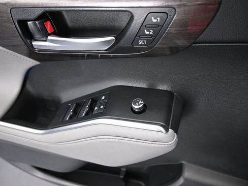 Used 2021 Toyota Highlander Platinum image 37