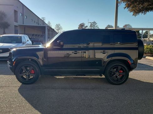 Used 2022 Land Rover Defender 110 image 14