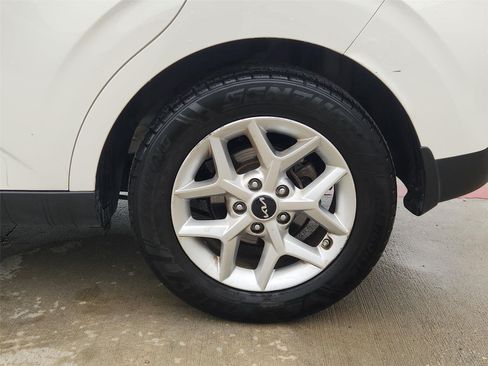 Used 2023 Kia Soul LX w/ LX Technology Package FWD image 29