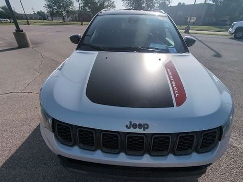 Used 2025 Jeep Compass Trailhawk AWD/4WD image 13