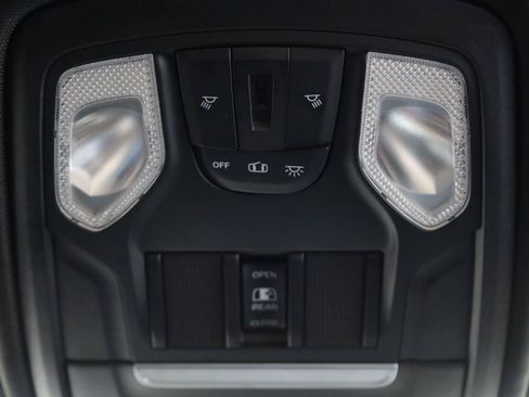 Used 2020 RAM 1500 Big Horn AWD/4WD image 36