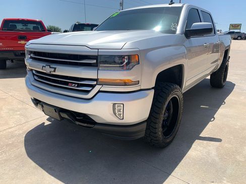 Used 2018 Chevrolet Silverado 1500 LT w/ Texas Edition AWD/4WD image 3