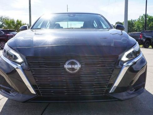 Used 2024 Nissan Altima 2.5 SV FWD image 8