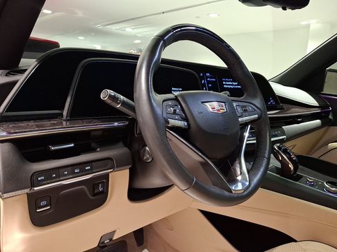 Certified 2023 Cadillac Escalade Premium Luxury AWD/4WD image 16