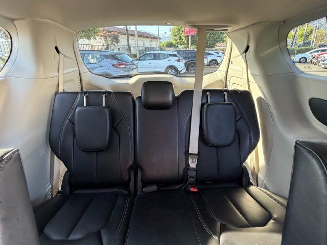 Used 2024 Chrysler Pacifica Limited FWD image 34