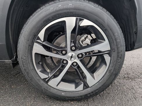 Certified 2024 Chevrolet Trax RS w/ Driver Confidence Package image 11