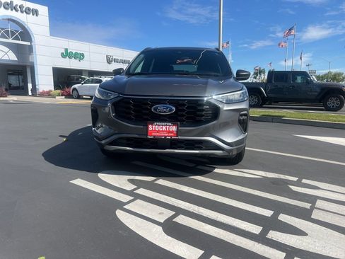 Used 2024 Ford Escape ST-Line image 4