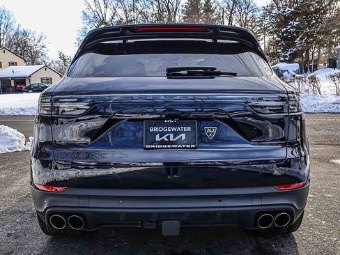 Used 2021 Porsche Cayenne S image 5