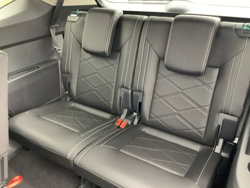 New 2025 Volkswagen Atlas SE FWD image 23