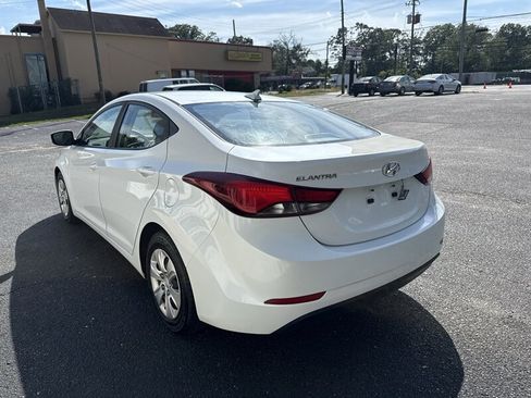 Used 2016 Hyundai Elantra SE FWD image 4