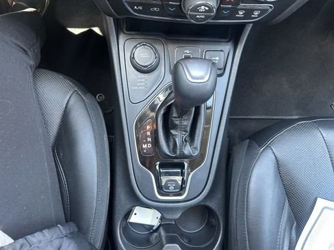 Used 2019 Jeep Cherokee Limited AWD/4WD image 24