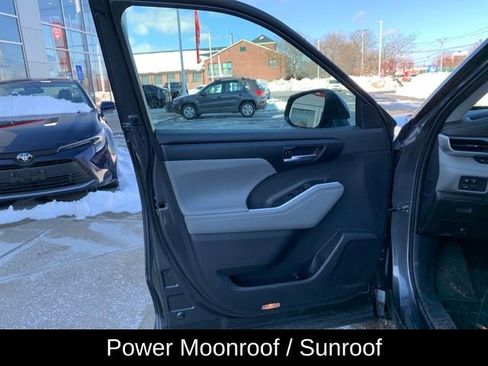 Certified 2025 Toyota Highlander XLE image 13