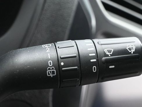 Used 2018 Ford Explorer XLT w/ Equipment Group 201A image 13