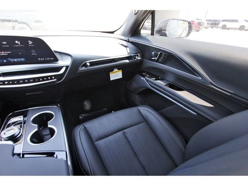 New 2026 Cadillac Lyriq Signature Luxury image 10