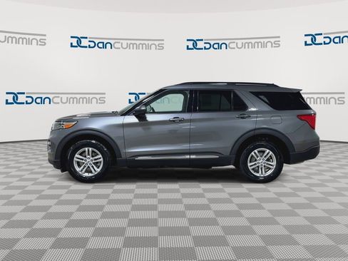 Used 2022 Ford Explorer XLT w/ Equipment Group 202A AWD/4WD image 5
