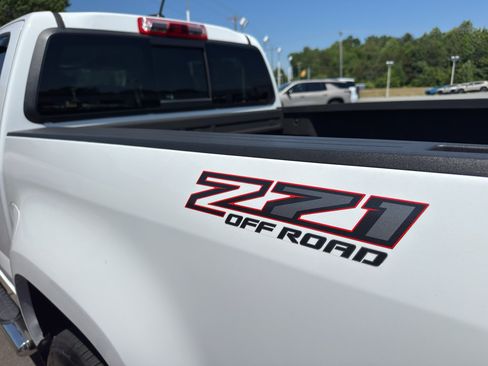 Used 2022 Chevrolet Colorado Z71 AWD/4WD image 9