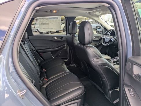 New 2025 Ford Escape SE w/ PHEV Premium Package image 36