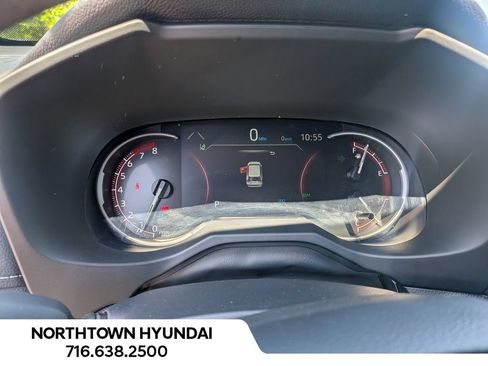 Used 2025 Toyota RAV4 XLE AWD/4WD image 8