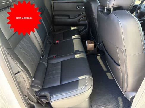 Used 2025 Nissan Frontier SL image 18