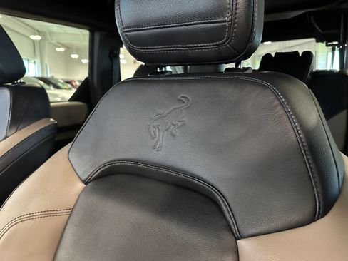 Used 2023 Ford Bronco Wildtrak AWD/4WD image 13