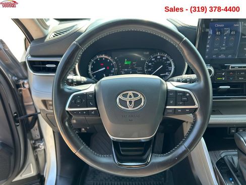 Certified 2021 Toyota Highlander Limited AWD/4WD image 14
